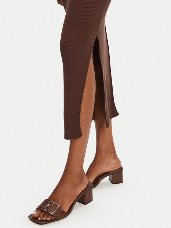 Patrizia Pepe Patrizia Pepe Džemper haljina 2A2873/K258-B825 Smeđa Regular Fit