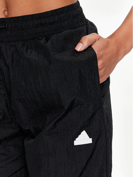 adidas adidas Spodnji del trenirke City Escape IQ4826 Črna Loose Fit