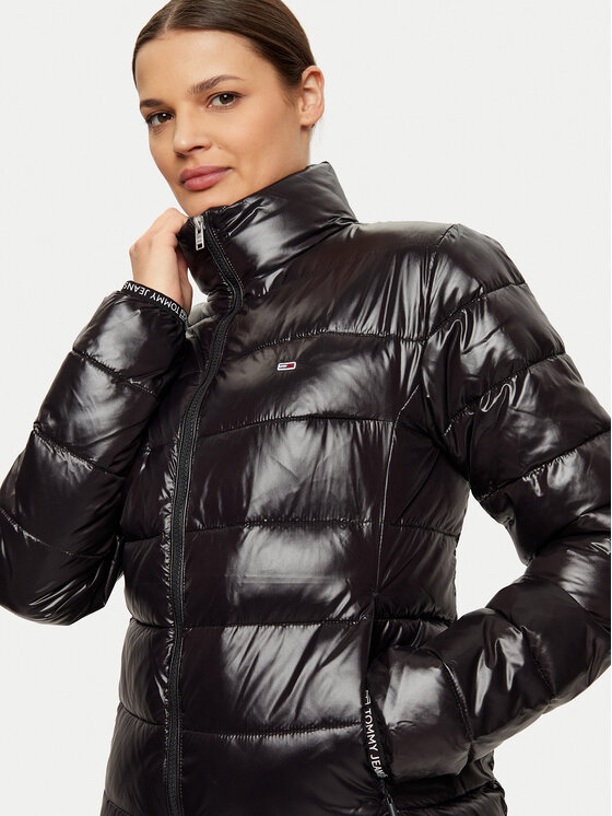 Tommy Jeans Tommy Jeans Žieminė striukė Essential DW0DW19312 Juoda Regular Fit