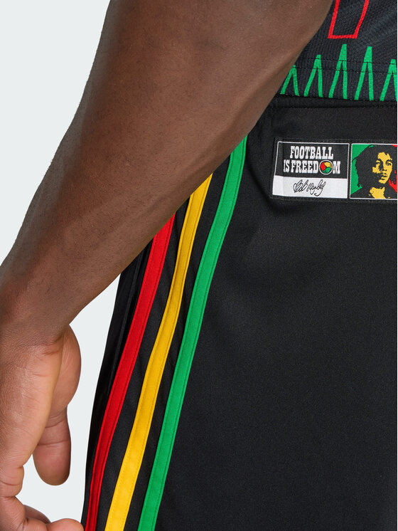 adidas adidas Szorty sportowe 165016 Czarny Regular Fit