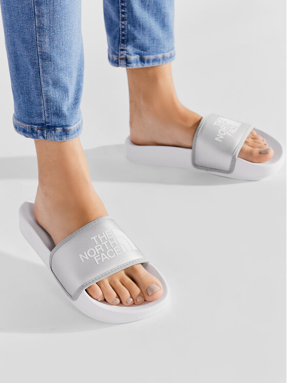 The North Face The North Face Παντόφλες Base Camp Slide III NF0A5LVGKR21 Ασημί