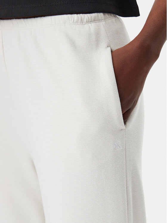 Calvin Klein Jeans Calvin Klein Jeans Spodnie dresowe J20J225537 Écru Straight Fit