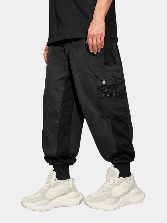 MADE BY SOCIETY MADE BY SOCIETY Spodnie materiałowe BLOCK DROP - P17791 Czarny Basic Fit