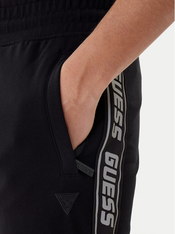 Guess Guess Športové kraťasy Z2YD02 K6ZS1 Čierna Regular Fit