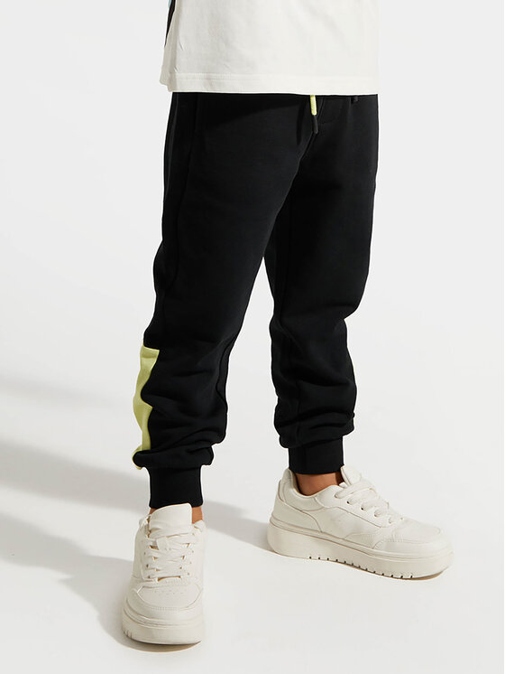 Coccodrillo Coccodrillo Долнище анцуг ZC4120103WBK Черен Regular Fit