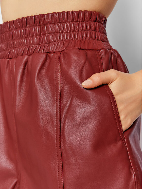 Gestuz Gestuz Kožne kratke hlače Liljagz 10905351 Tamnocrvena Relaxed Fit