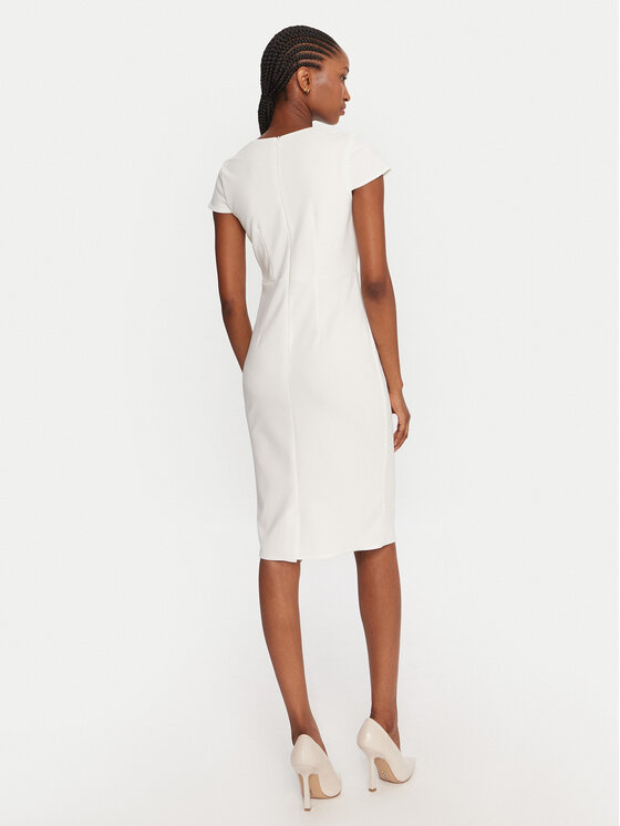 Rinascimento Rinascimento Sukienka koktajlowa CFC0125515003 Biały Slim Fit