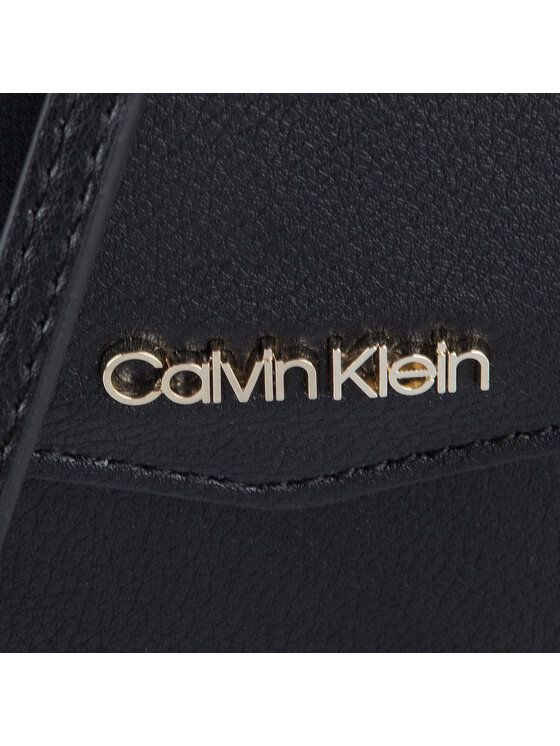 Calvin Klein Calvin Klein Etui na telefon Ck Must Phone Pouch K60K605477 Czarny