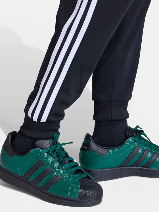adidas adidas Долнище анцуг adicolor SST KE2862 Черен Regular Fit