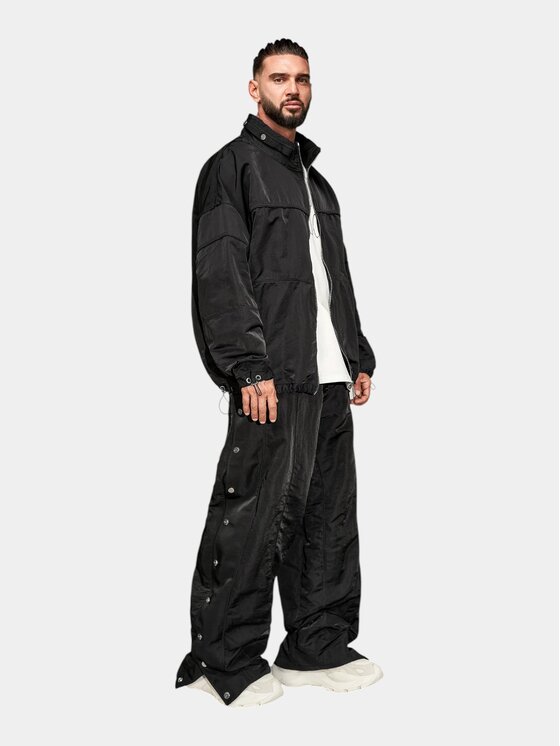 MADE BY SOCIETY MADE BY SOCIETY Spodnie materiałowe FRAME - P17742 Czarny Basic Fit