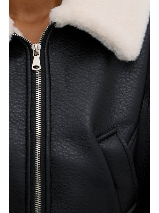 Estro Estro Cappotto in shearling ER00118057 Nero Short Fit