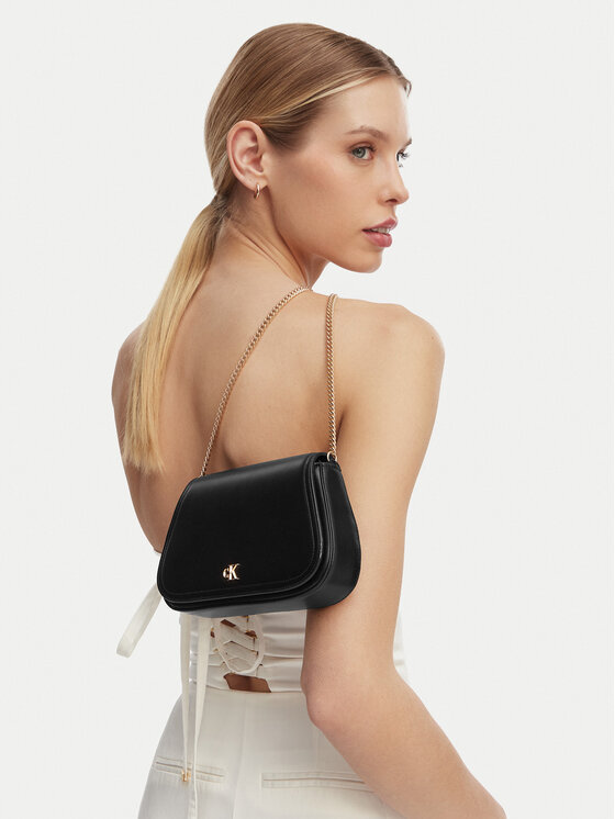 Calvin Klein Calvin Klein Kabelka Ck Curved Wallet On Chain LV04F1153G Černá