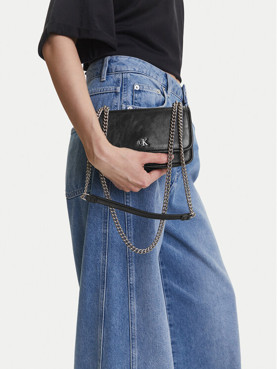 Calvin Klein Jeans Calvin Klein Jeans Τσάντα Chain Mini Ew Flap LV04K3085G Μαύρο