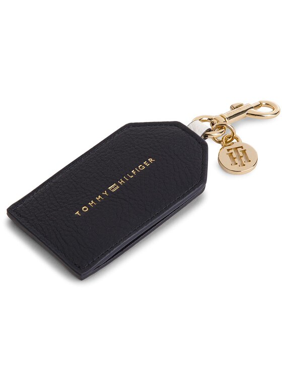 Tommy hilfiger luggage shop tag