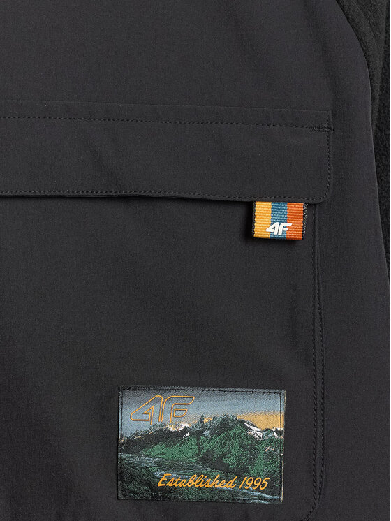 4F 4F Polar MISSION READY Czarny Regular Fit