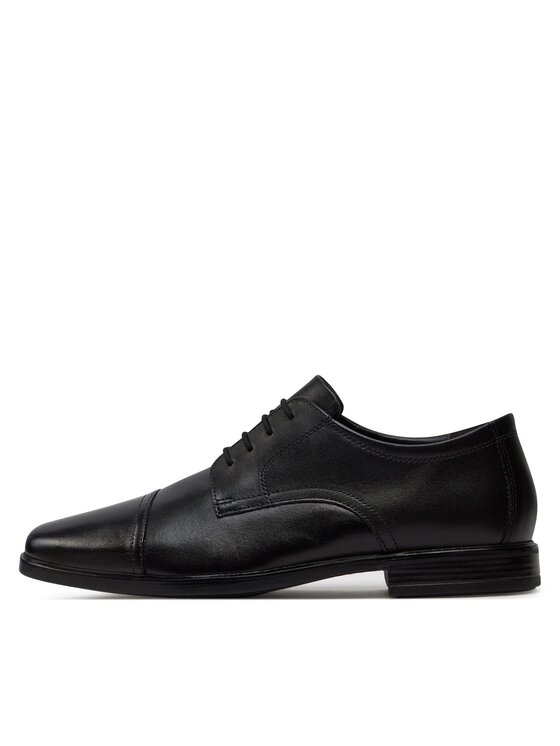 Clarks Clarks Pusbačiai Howard Cap 261620127 Juoda