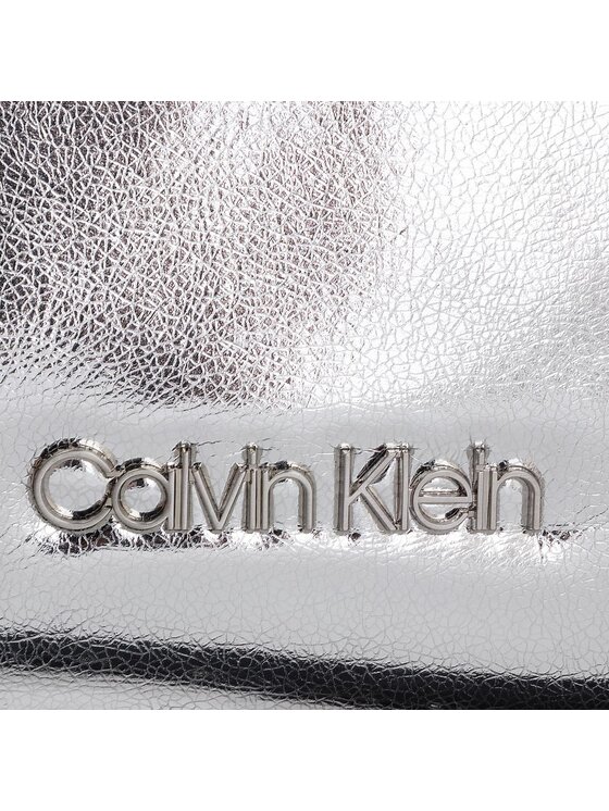 Calvin Klein Calvin Klein Kabelka Fold Ew Crossbody Me K60K604662 Stříbrná