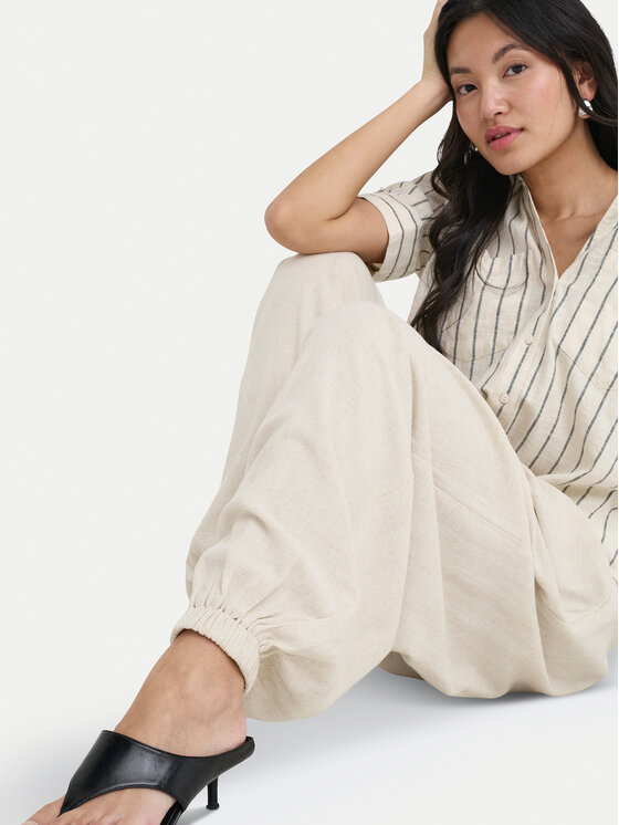 ONLY ONLY Pantaloni din material Siesta 15373197 Crem Regular Fit