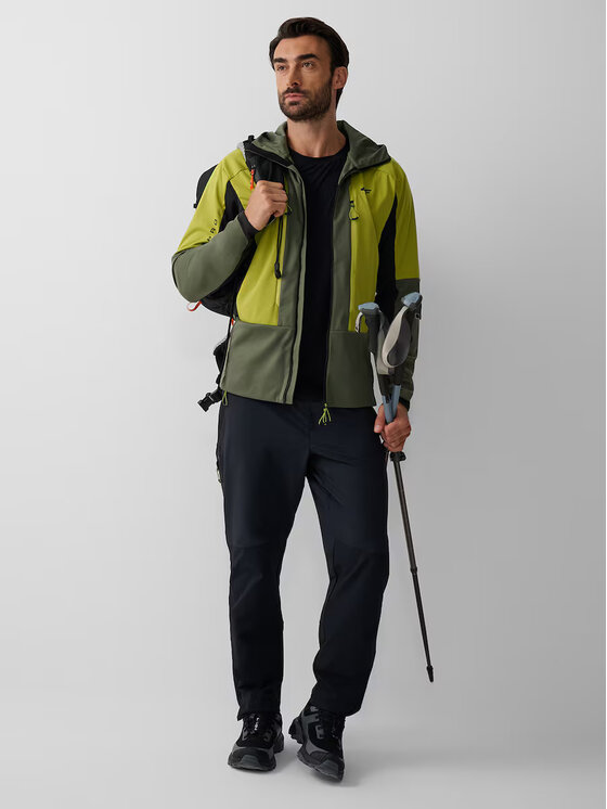 4F 4F Spodnie outdoor BETWEEN LAYERS Czarny Regular Fit