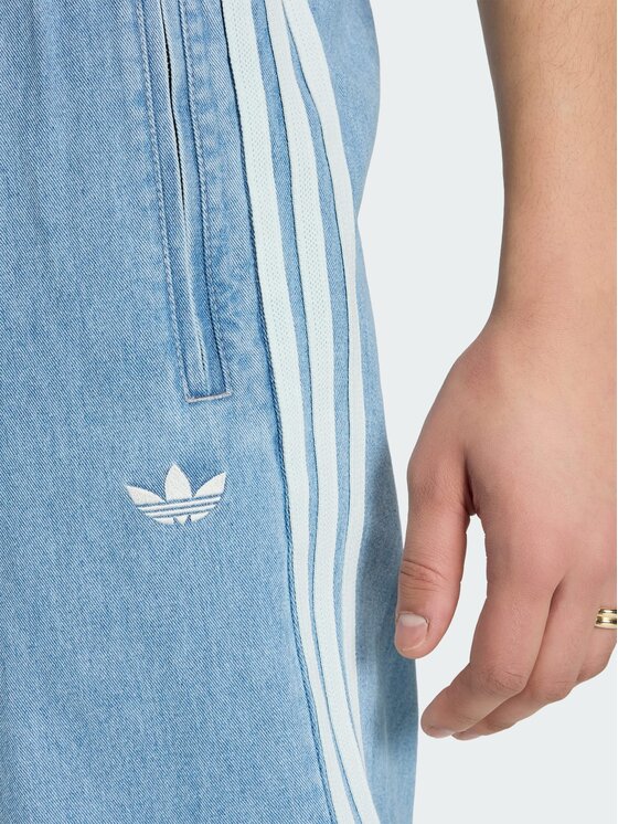 adidas adidas Spodnie dresowe 161805 Niebieski jasny Loose Fit