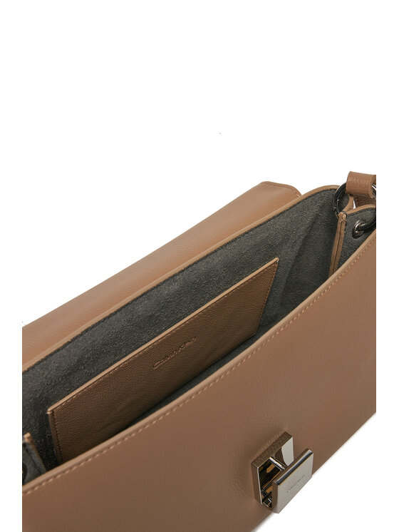 Calvin Klein Calvin Klein Ročna torba Ck Plaque Medium Shoulder Bag K60K612783 Rjava
