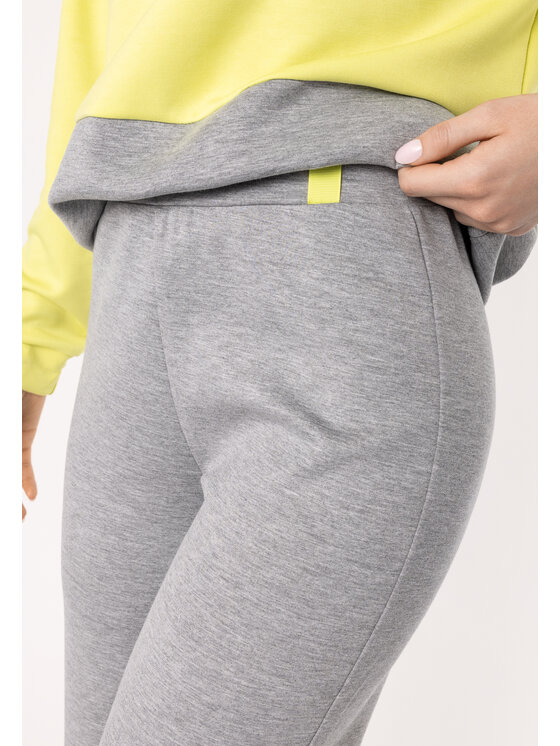 QUIOSQUE QUIOSQUE Dámské kalhoty 3OL001 Šedá Regular Fit