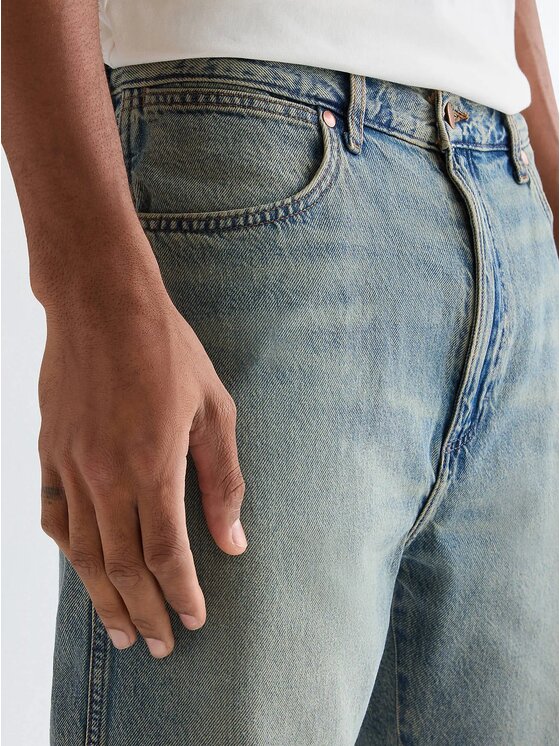 Wrangler Wrangler Szorty jeansowe COWBOY SHORTS Niebieski Straight Fit