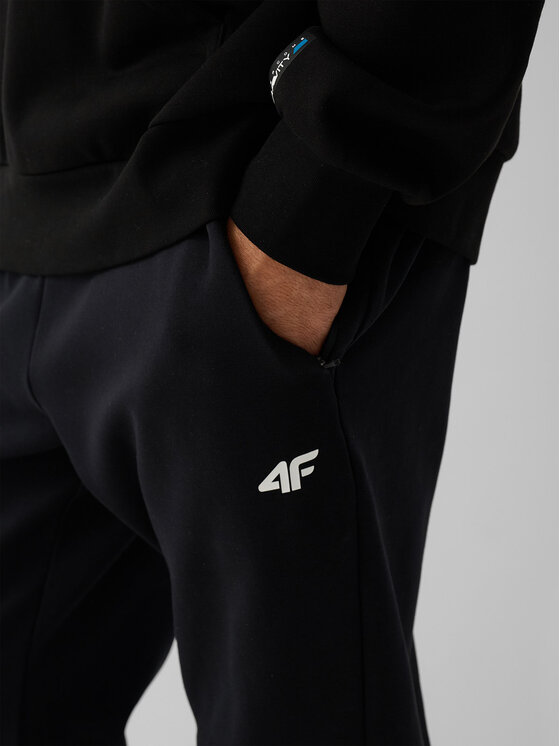4F 4F Spodnie dresowe IRON MODE Czarny Regular Fit