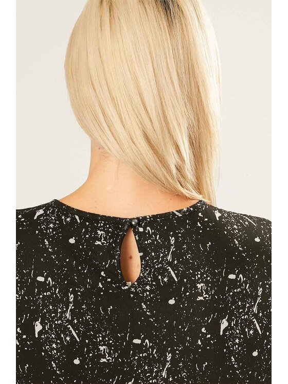 QUIOSQUE QUIOSQUE Každodenné šaty MESH MARBLE DRESS Čierna Regular Fit
