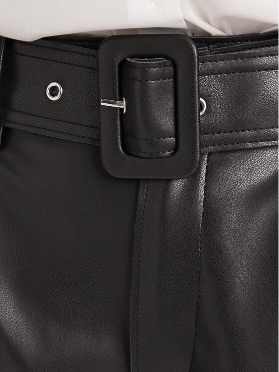 Morgan Morgan Kratke hlače iz umetnega usnja 242-SHOANE Črna Slim Fit