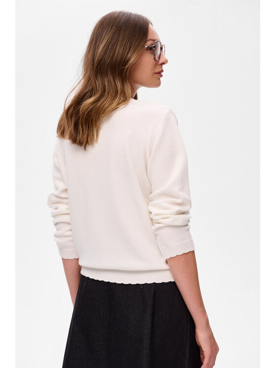 blue shadow blue shadow Sweter Elii Écru Regular Fit