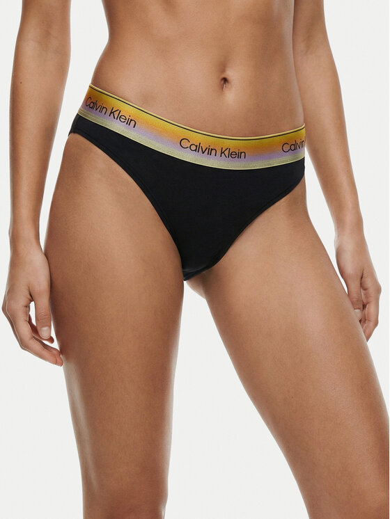 Calvin Klein Underwear Calvin Klein Underwear Kalhotky string LV00QF8875 Černá