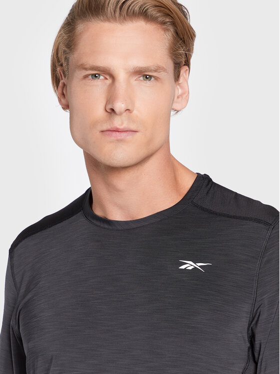 Reebok Reebok Тениска от техническо трико Activchill Athlete HG4069 Черен Slim Fit