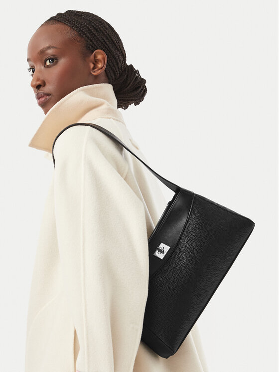 Calvin Klein Calvin Klein Torebka Mix Media Shoulder Bag LV04F3886G Czarny