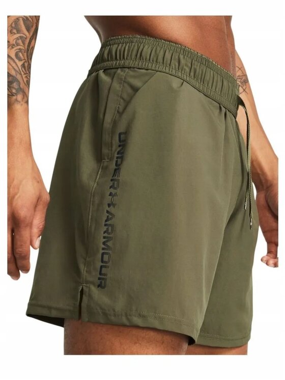 Under Armour Under Armour Szorty 1383356-390 Zielony Standard Fit