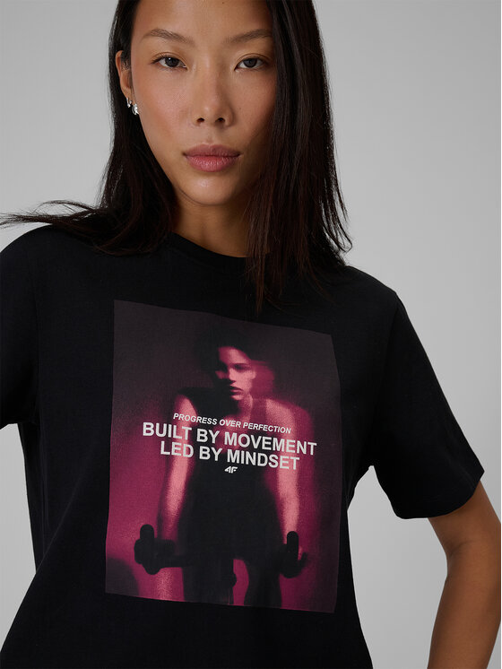 4F 4F T-Shirt SHADOWS ON MARS Czarny Relaxed Fit