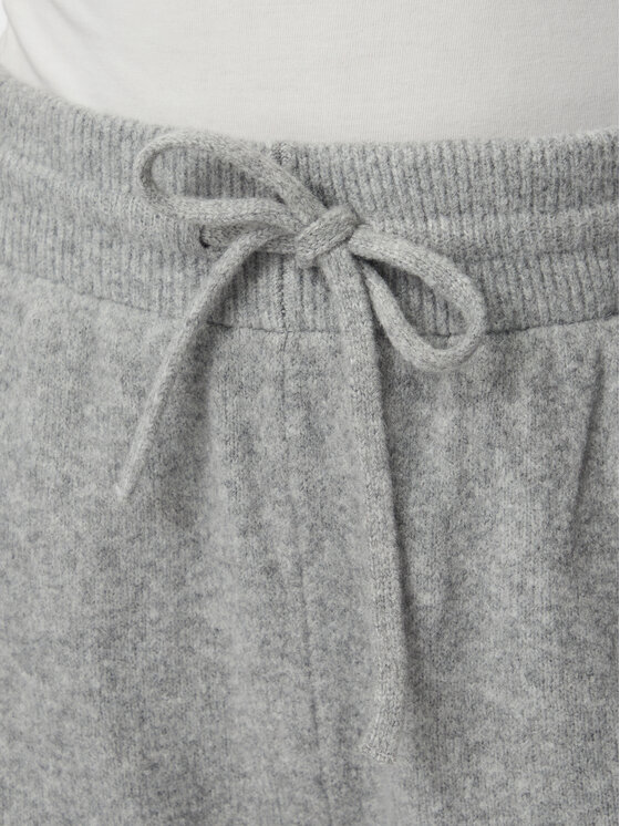 adidas adidas Долнище анцуг Essentials IA4439 Светлосив Loose Fit