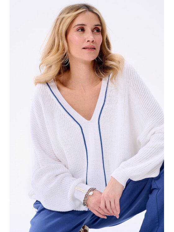 blue shadow blue shadow Sweter Lyna Écru Regular Fit