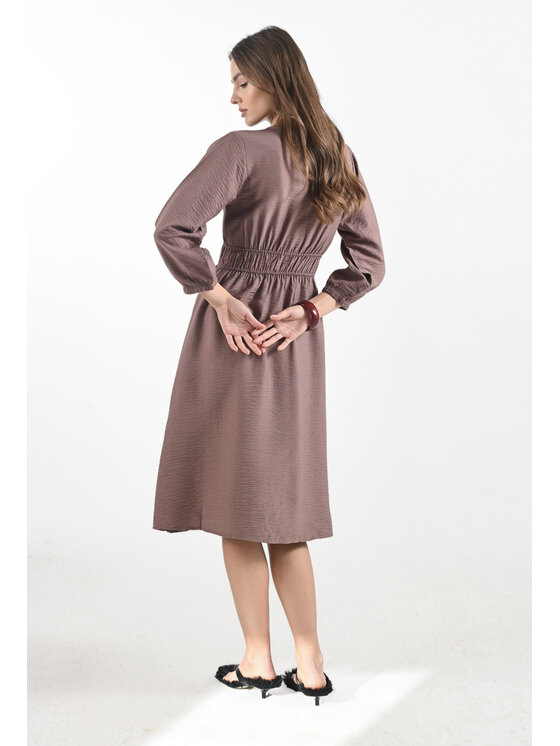 Femestage Femestage Každodenné šaty Femestage AB BASE DRE2560-016 Hnedá Regular Fit