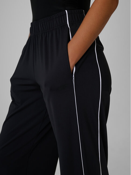 4F 4F Spodnie dresowe AQUA FORCE Czarny Loose Fit