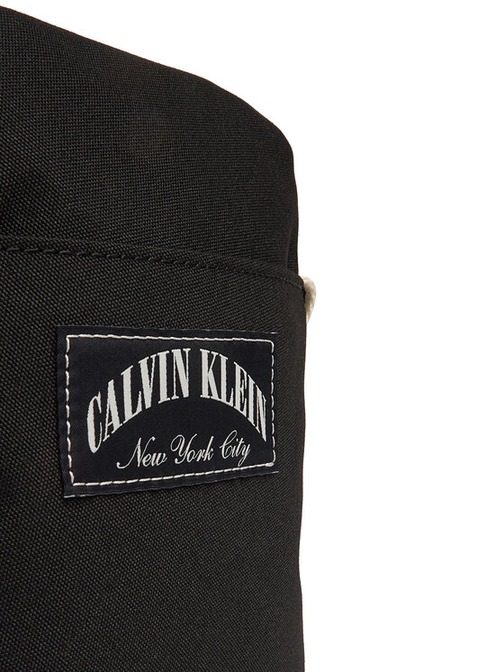 Calvin Klein Calvin Klein Ľadvinka Graphic Capsule Reporter LV04D3346G Čierna