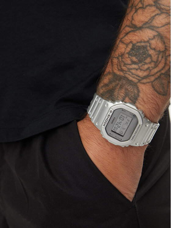 G-Shock G-Shock Ročna ura DW-5600FF-8ER Siva
