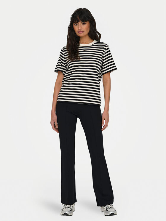 ONLY ONLY T-Shirt Livina 15272227 Czarny Regular Fit