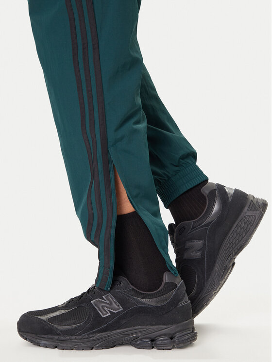 adidas adidas Долнище анцуг adicolor Woven Firebird JY1335 Зелен Regular Fit