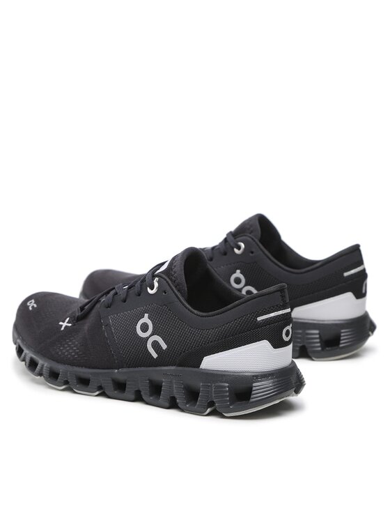 On On Futócipő Cloud X 3 6098696 Fekete