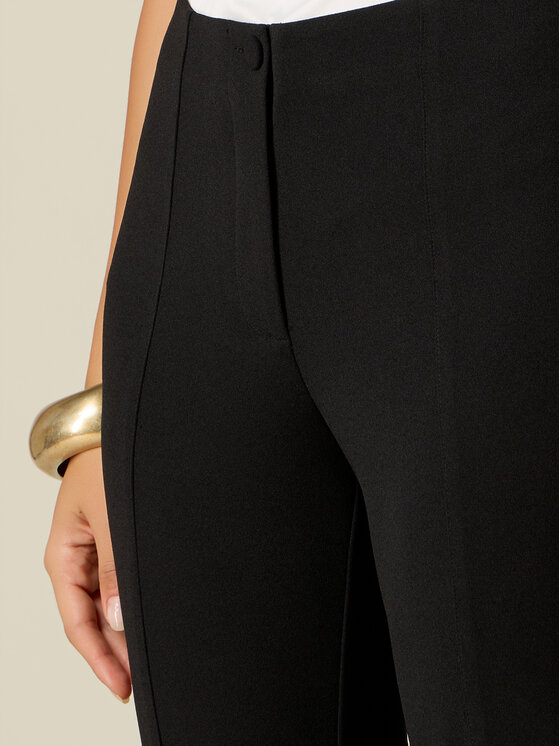 Oltre Oltre Pantaloni di tessuto P026R009542N033 Nero Flare Fit