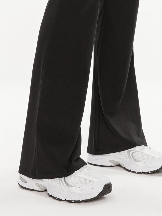Gina Tricot Gina Tricot Bavlnené nohavice 21671 Čierna Flare Fit