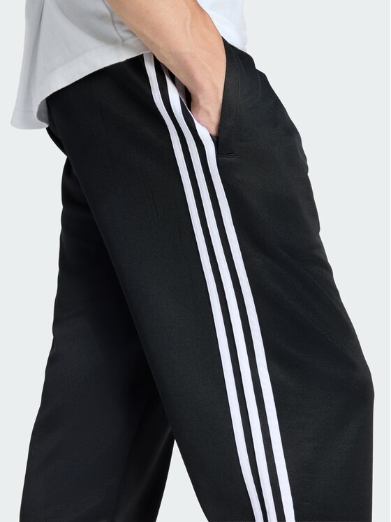 adidas adidas Spodnie dresowe 159297 Czarny Regular Fit