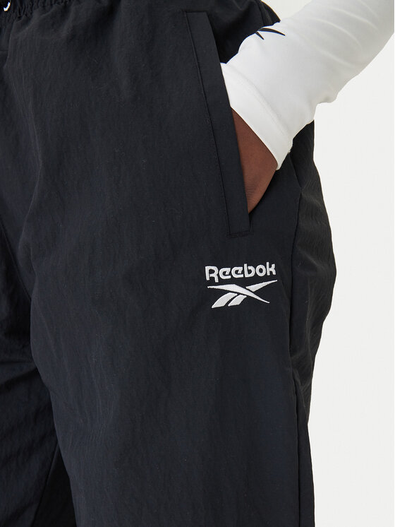 Reebok Reebok Spodnji del trenirke Galina RK25518CCW Črna Relaxed Fit