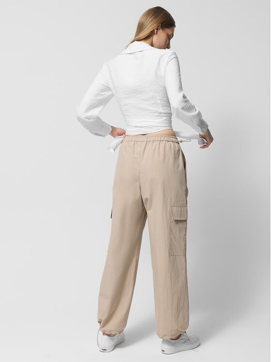 Outhorn Outhorn Pantaloni di tessuto OTHWSS24TTROF727-83S Marrone Loose Leg